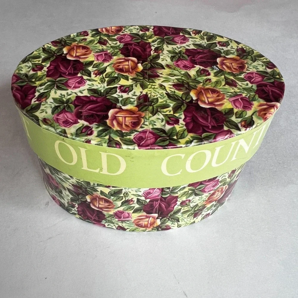 Royal‎ Albert Old Country Roses Trinket Box Oval Original Box 2003